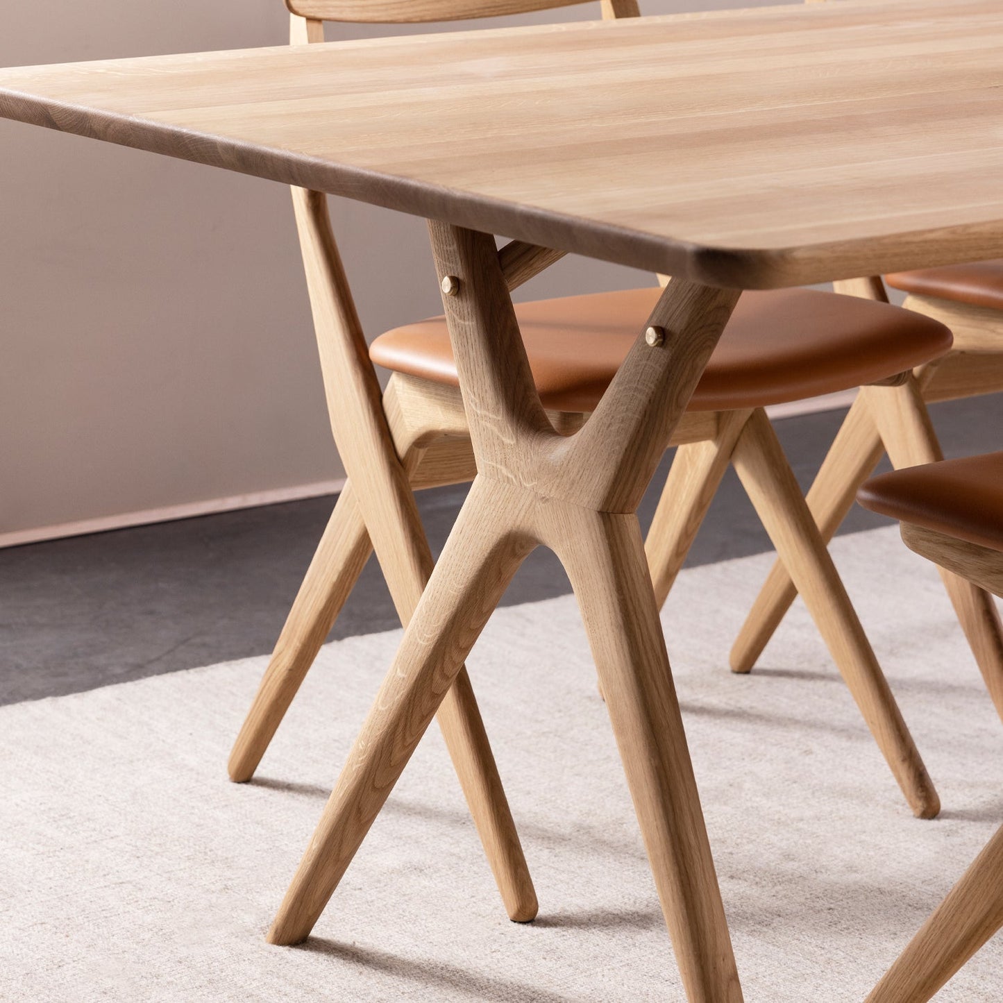 Rose Hill Oak Dining Table With Rounded Corners With Brass - 260cm Extending
