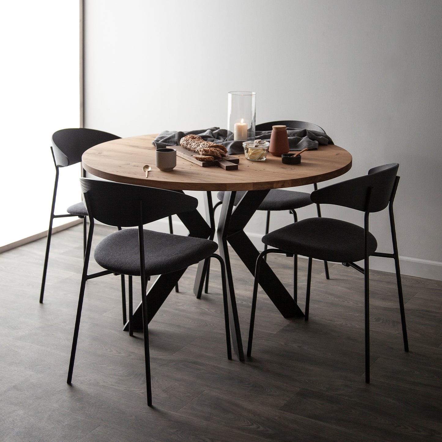 Elmhurst Oak Round Dining Table With Steel Base - Extending