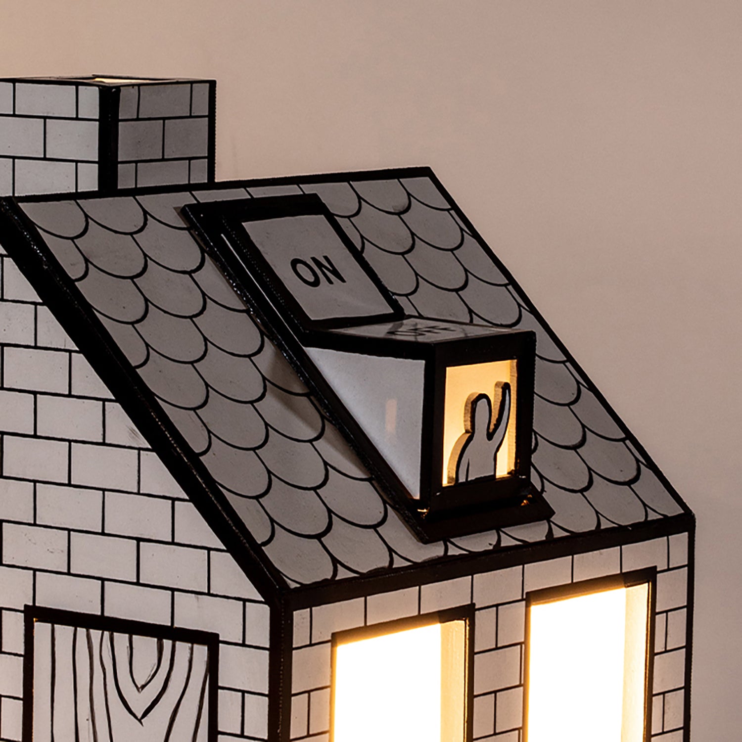 On & Off - Black & White Desk Lamp