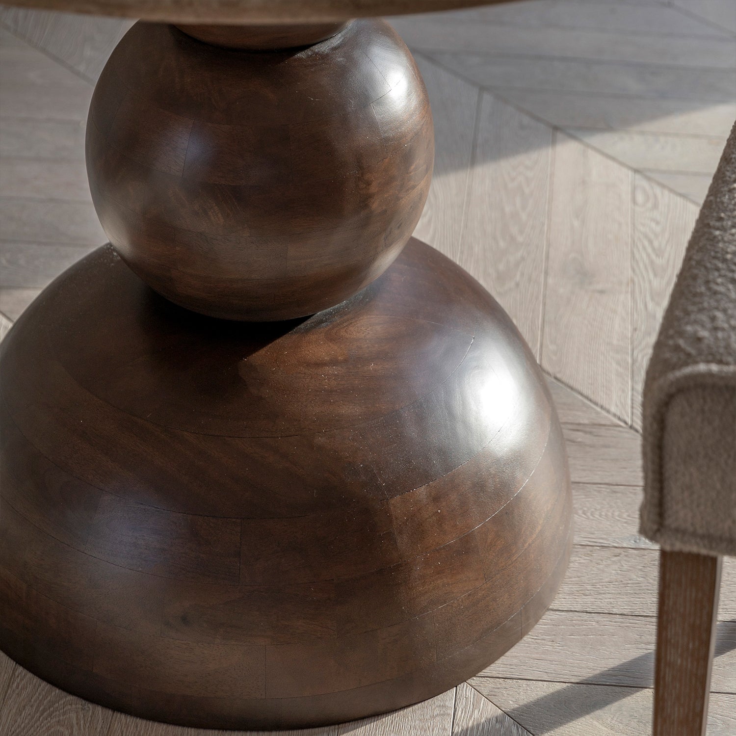 Maelynn Round Dining Table:- 110x110x73cm / Dark Wood