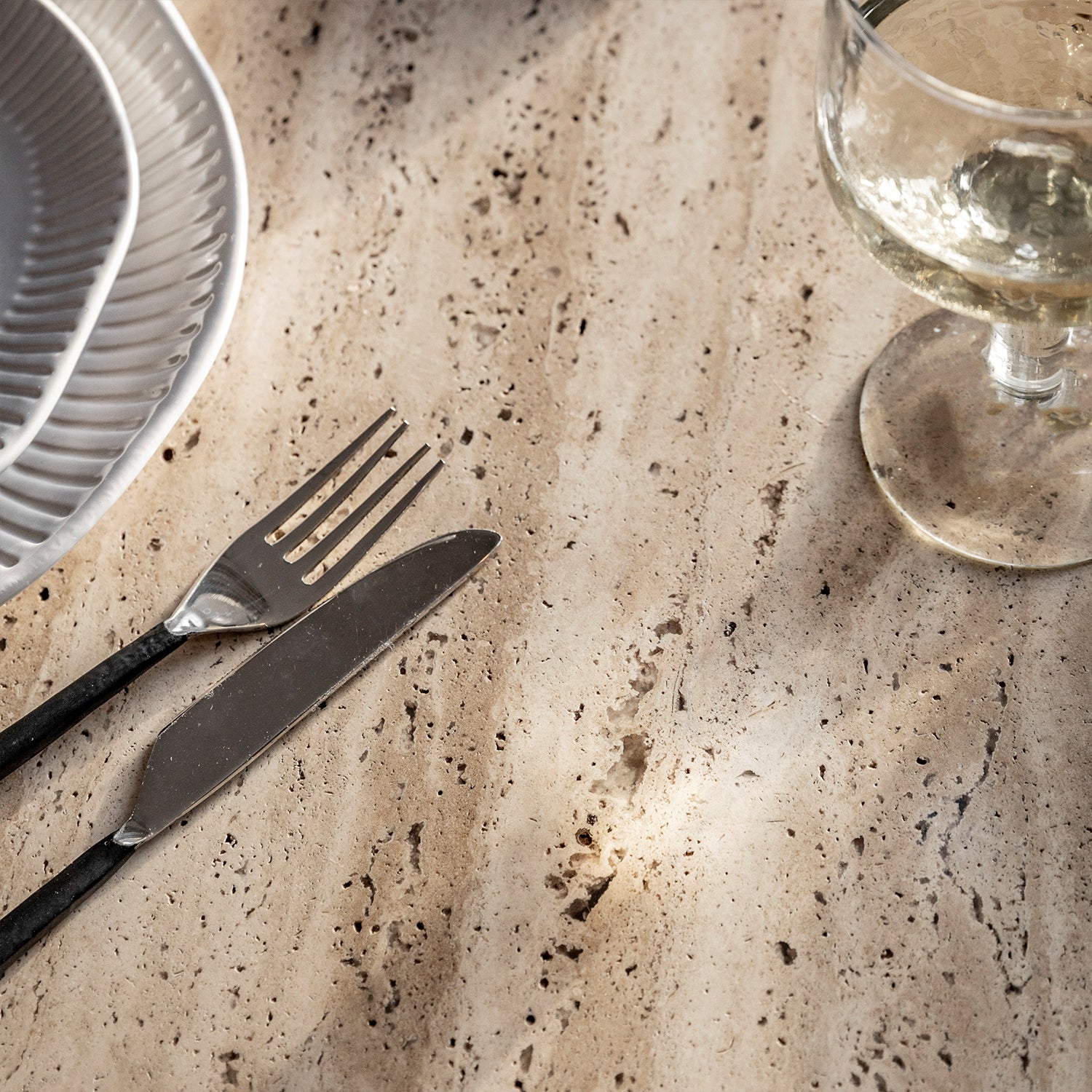 Maelynn Round Dining Table:- 110x110x73cm / Dark Wood