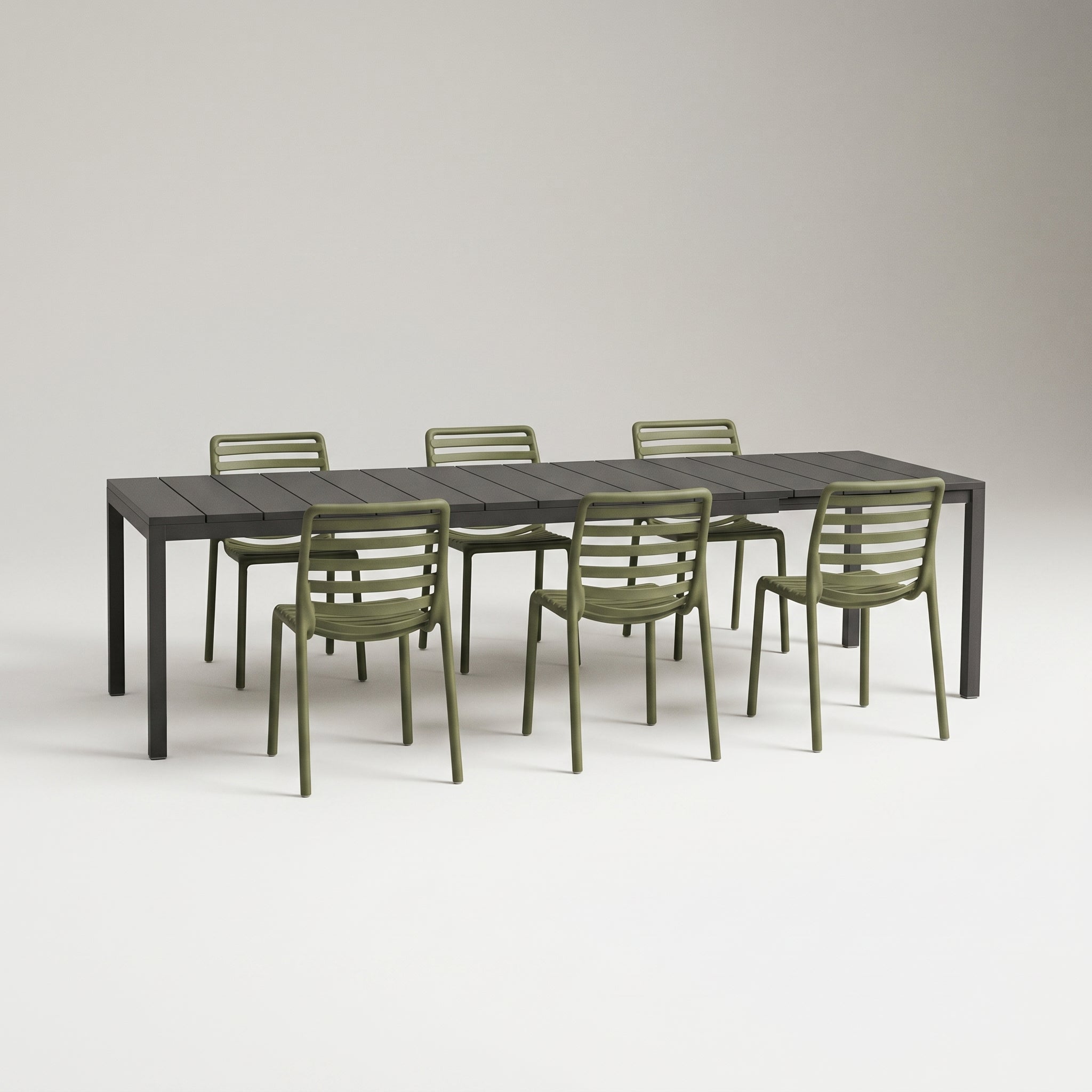 Nardi Dining Set - Rio 210 Extending Table & Doga Armless Chairs