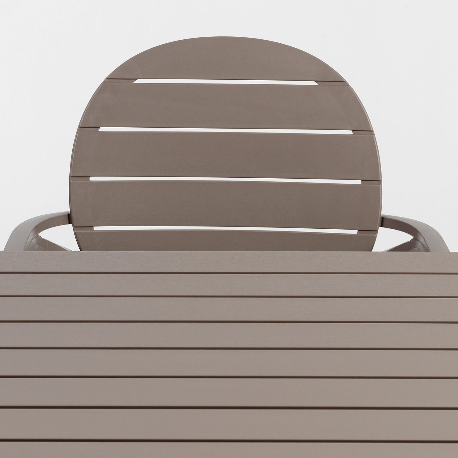 Detailed photograph of the Cube 70 garden table.