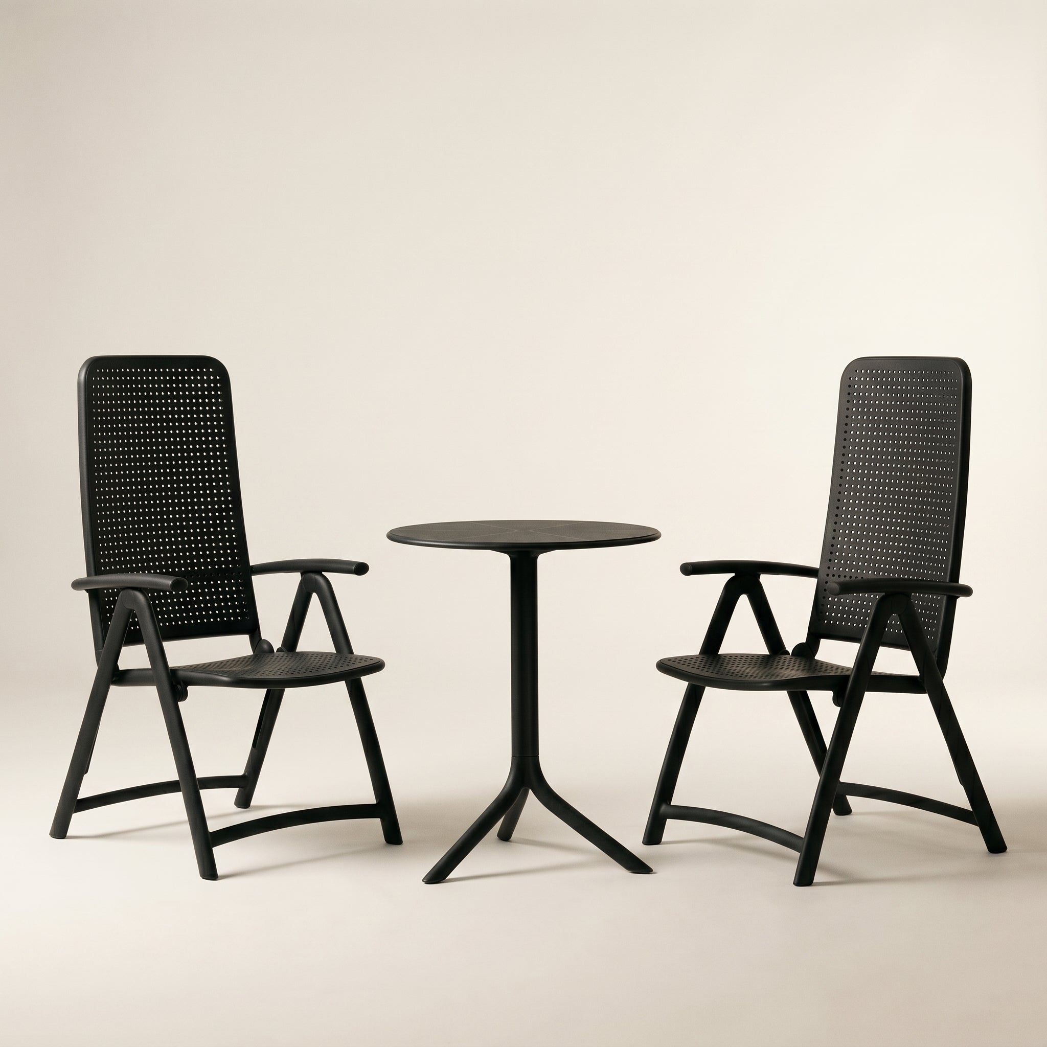 Nardi Garden Set - Spritz Table & x2 Darsena Garden Chairs