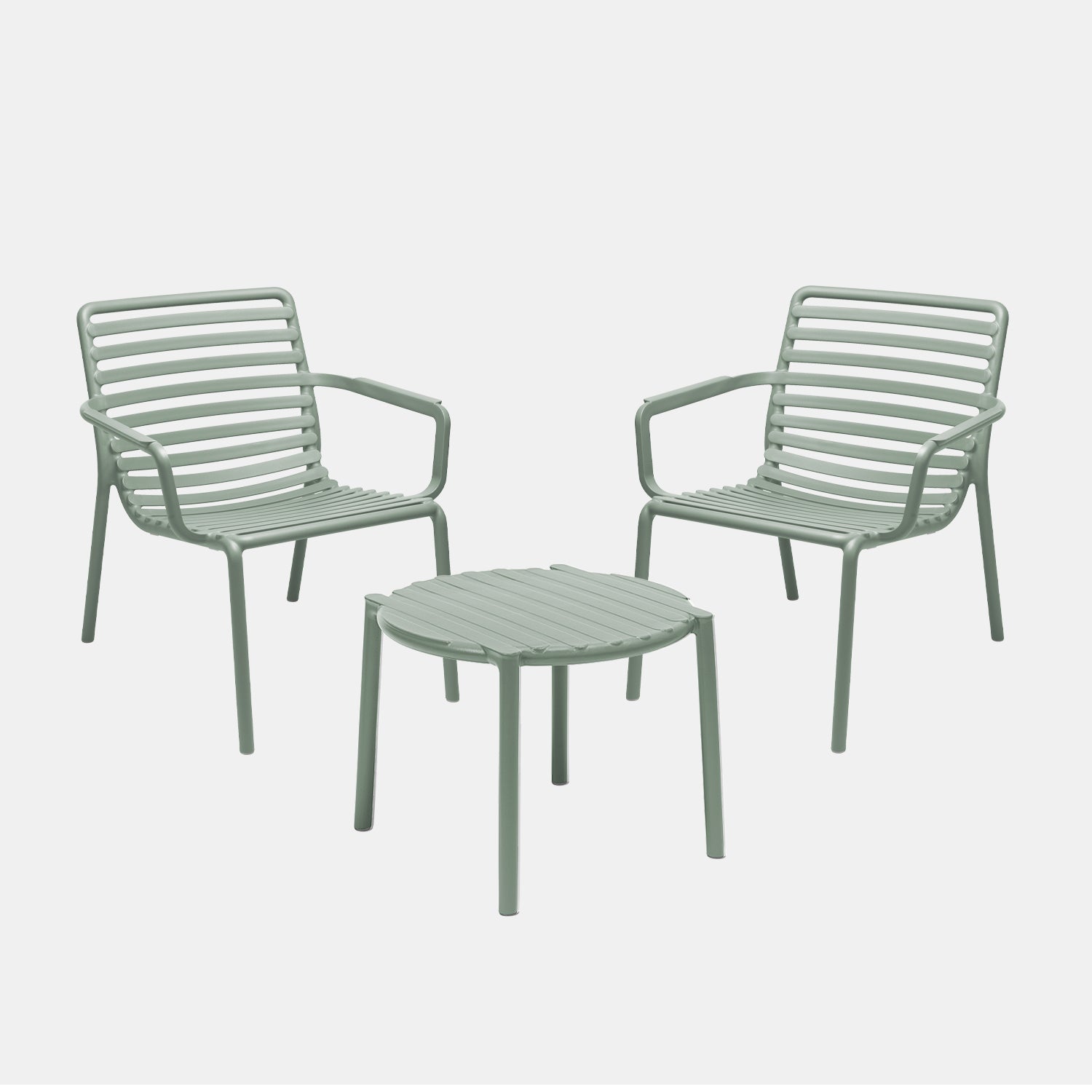 Elegant Doga garden table and chairs for outdoor dining
