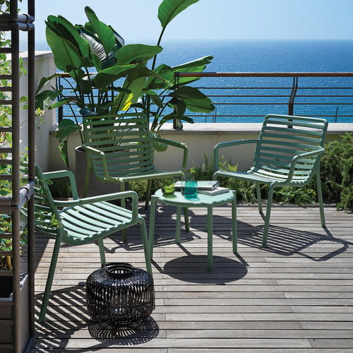 Create that holiday vibe with the Doga Relax Chairs & Table