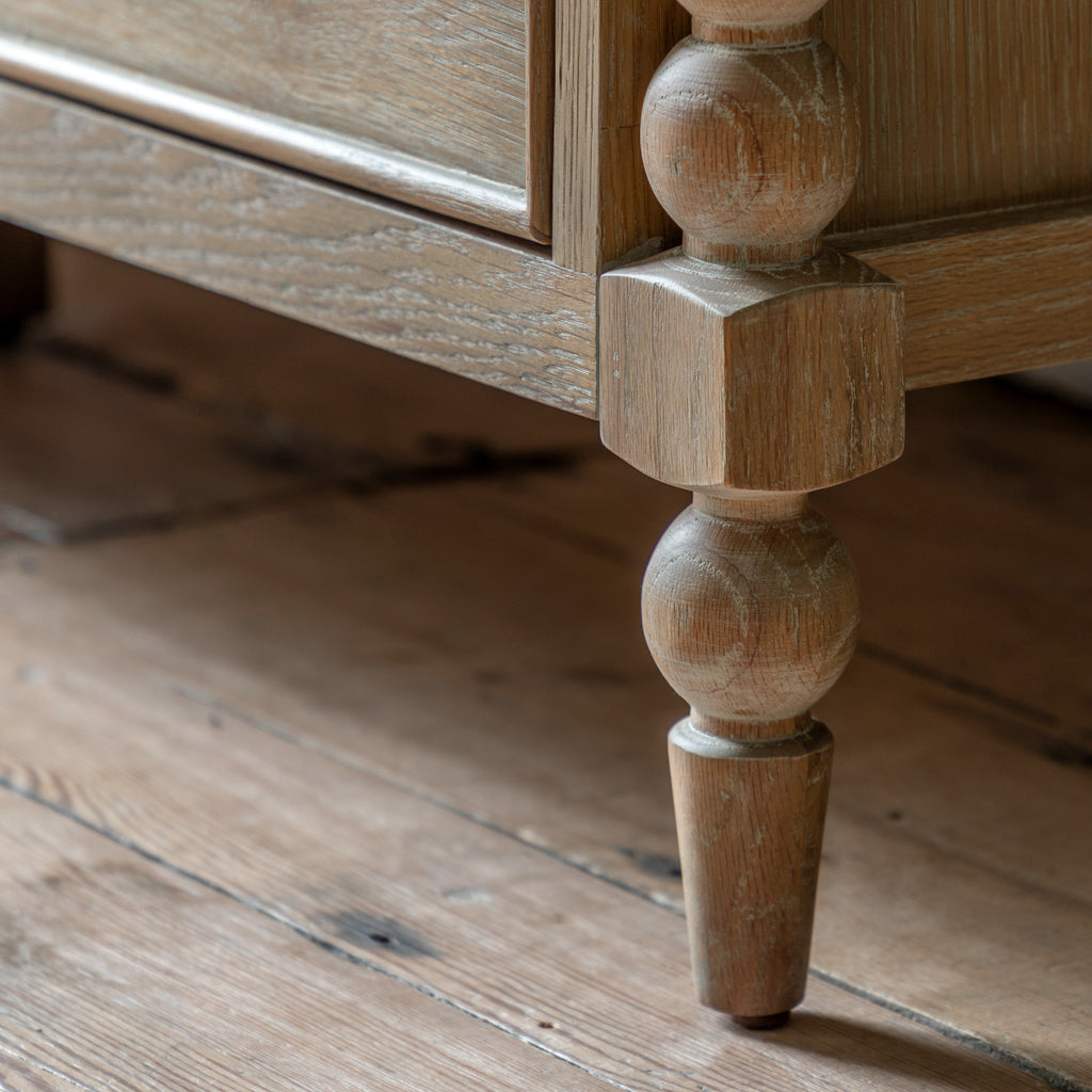 Lime Wash Bobbin Leg Artisan 7 Drawer Chest