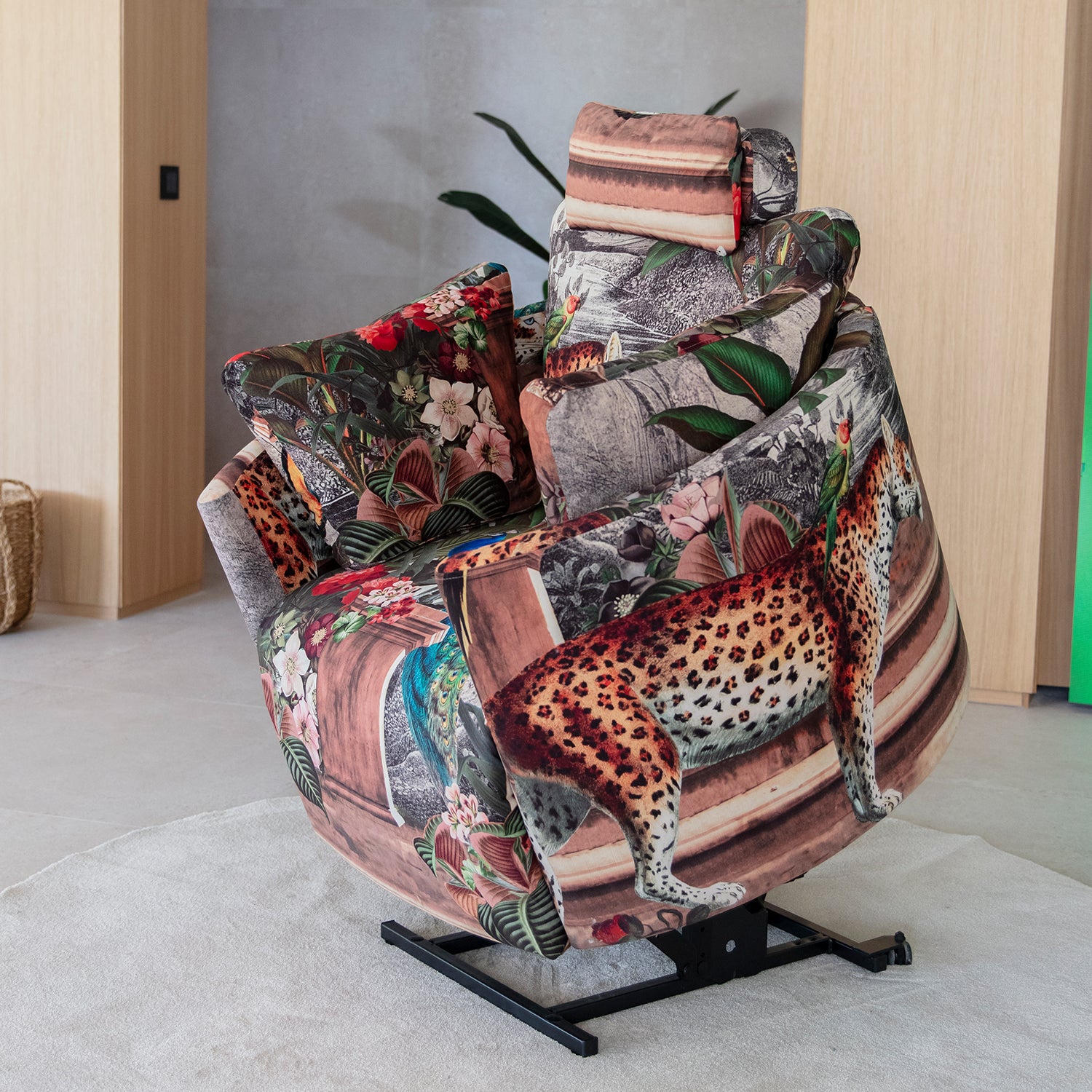 Awesome Fama reclining chairs now available at BF Home in Norwich. Learn more about the Fama Moonrise Powerlift.