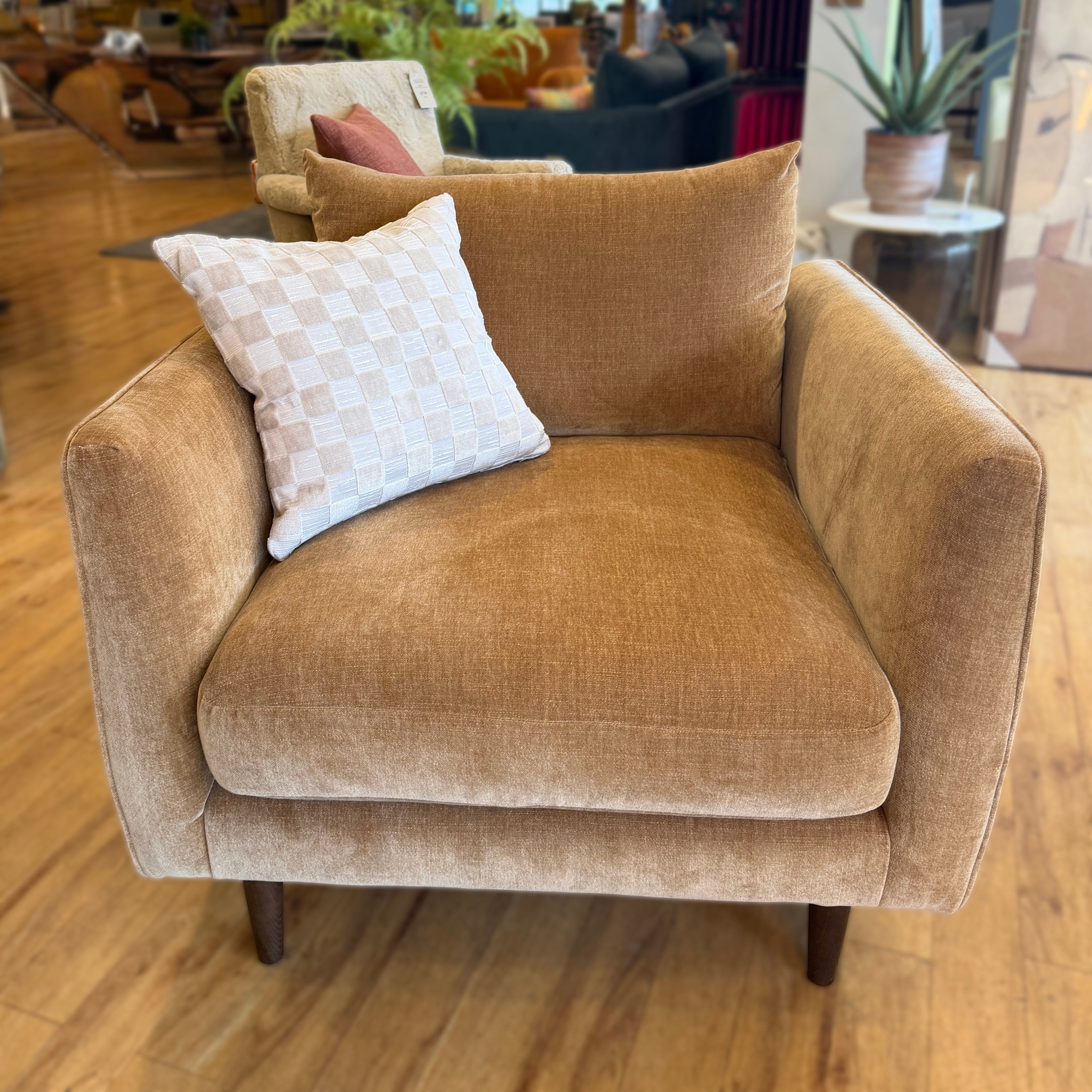 CLEARANCE - Juno Chair