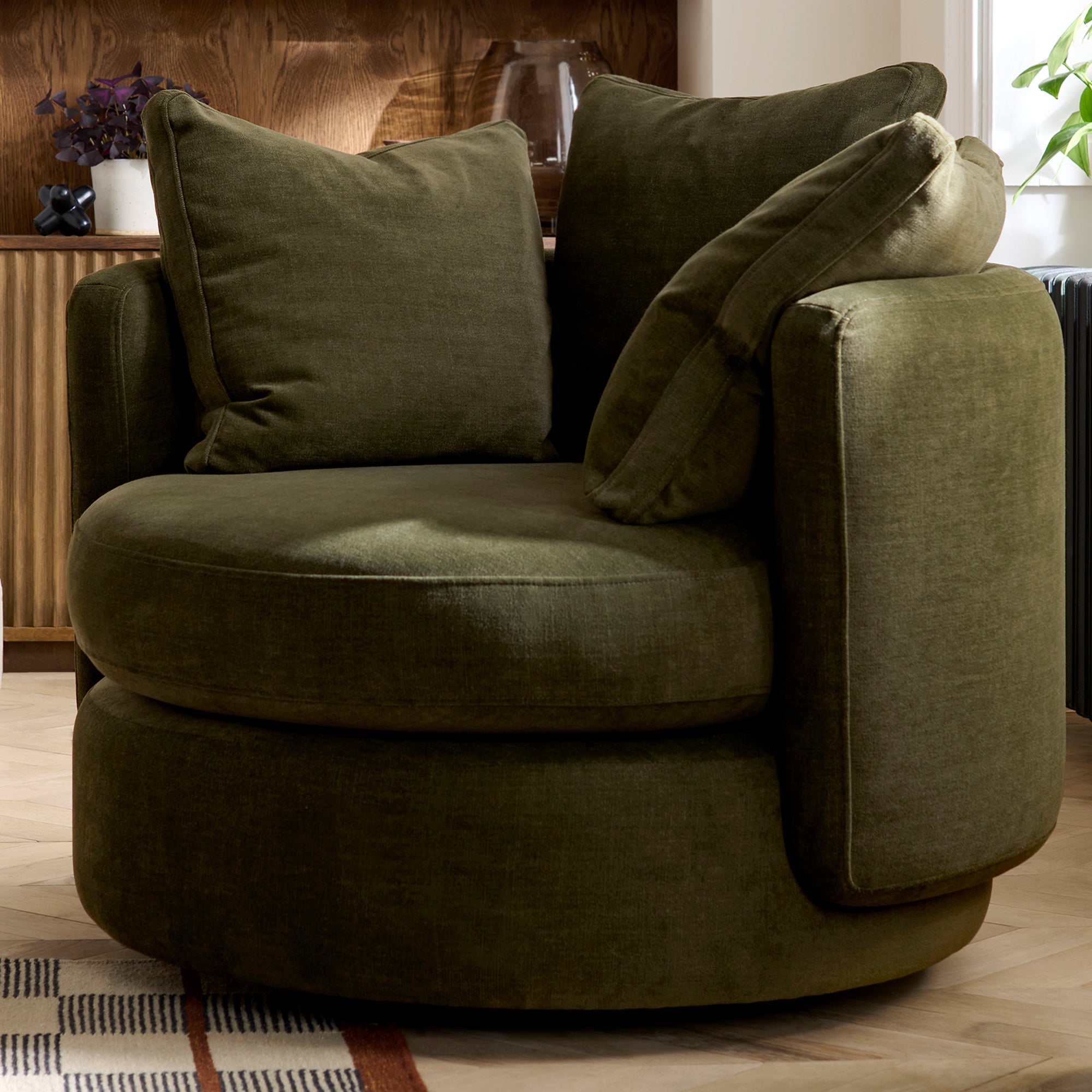 Piccadilly Swivel Chair - Large