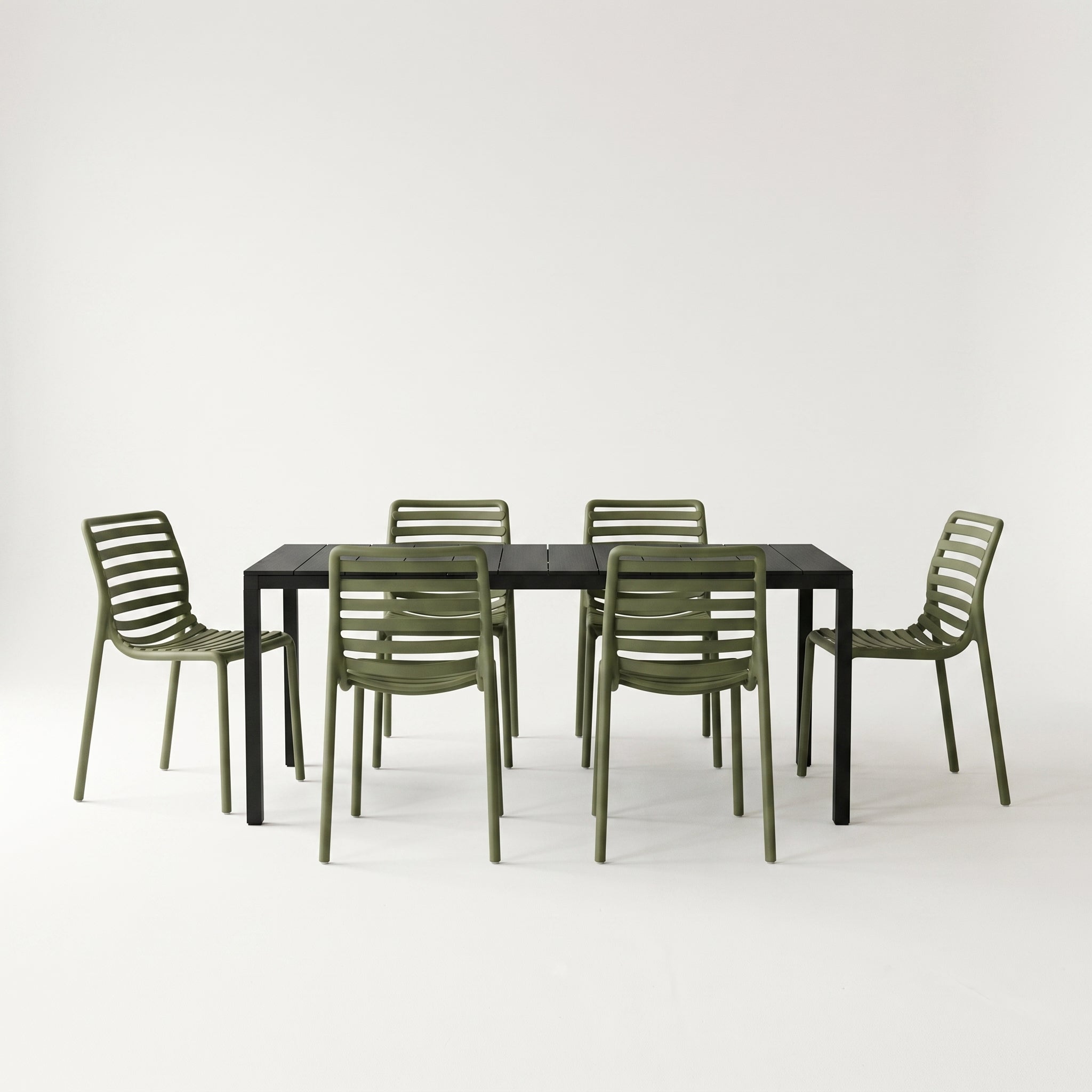 Dining Set - Rio 140 Extending Table & Doga Armless Chairs