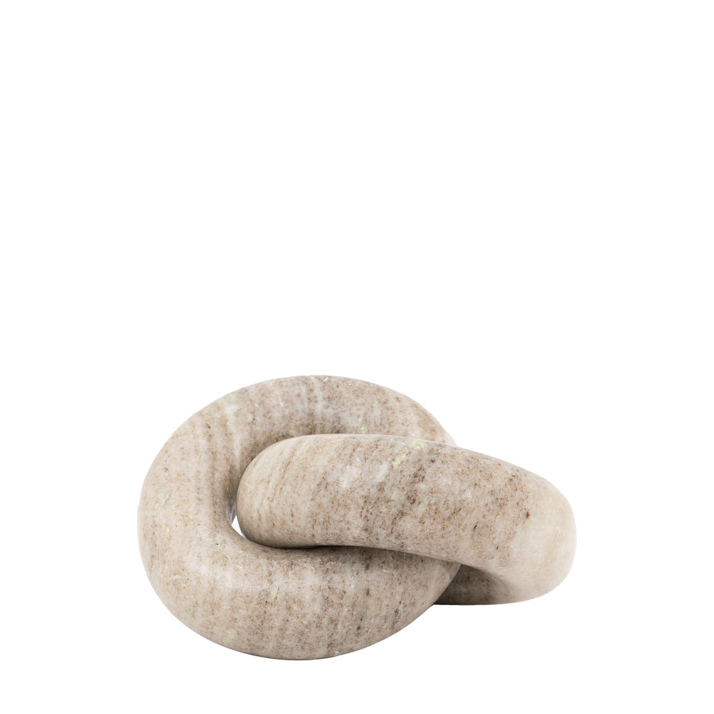 Marble chain link ornament with round design