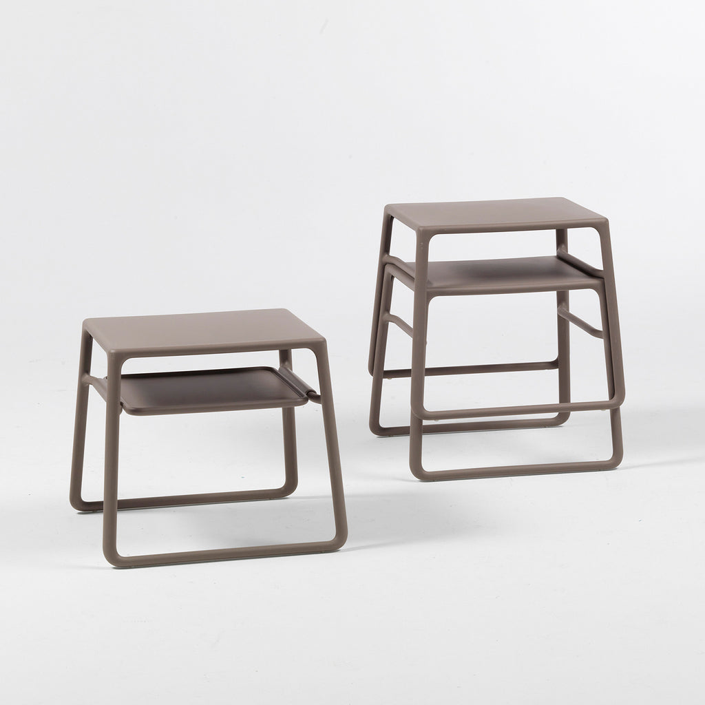 The Pop garden table by Nardi Outdoor, a lightweight yet sturdy table that’s always ready for outdoor snacks, chats, and laughs.