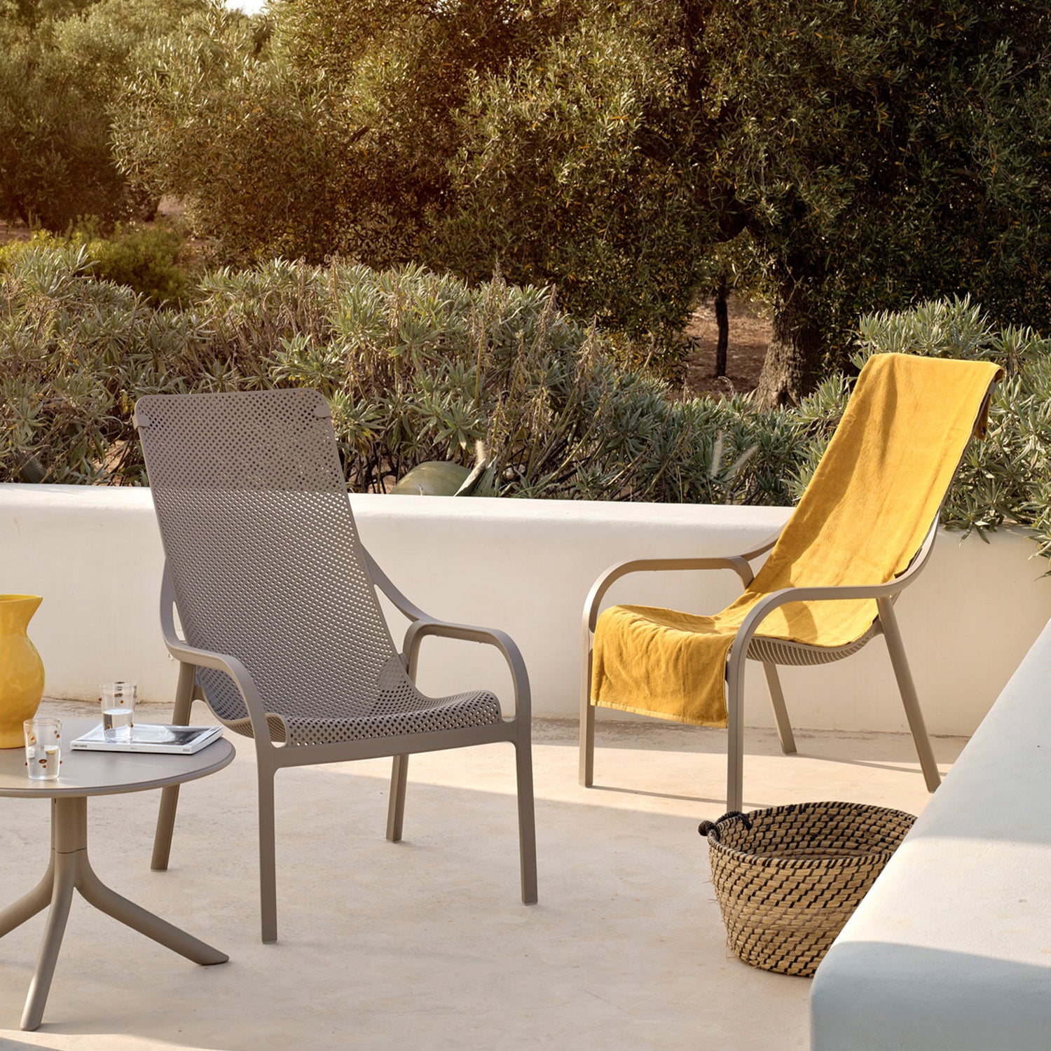 Handy towel to cover the Net lounge chair - The telo mare towel is available in a choice of 3 colours including vibrant mustard.